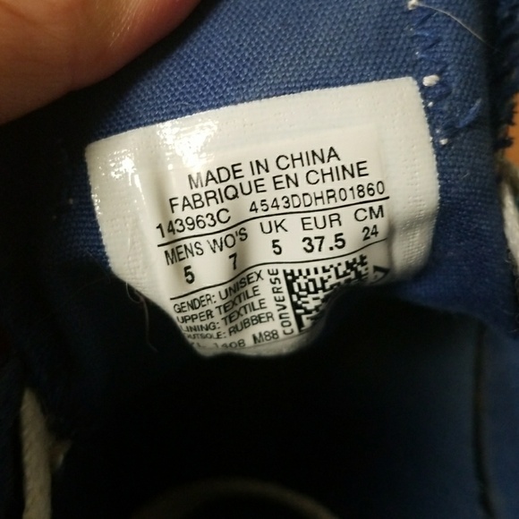 🔴🔴FINAL SALE Converse - Picture 3 of 3